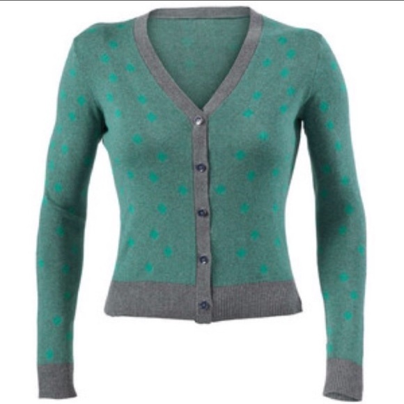 Cabi Button down v-neck Sweater Cardigan - Picture 14 of 14